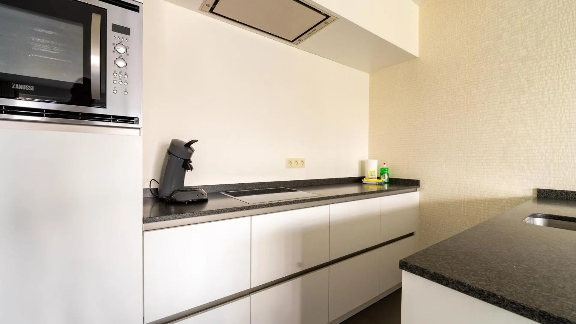 Cozy 2-Room Apartment In The Center Of Ostend, Cleaning Included 0*, Ostend Bélgica