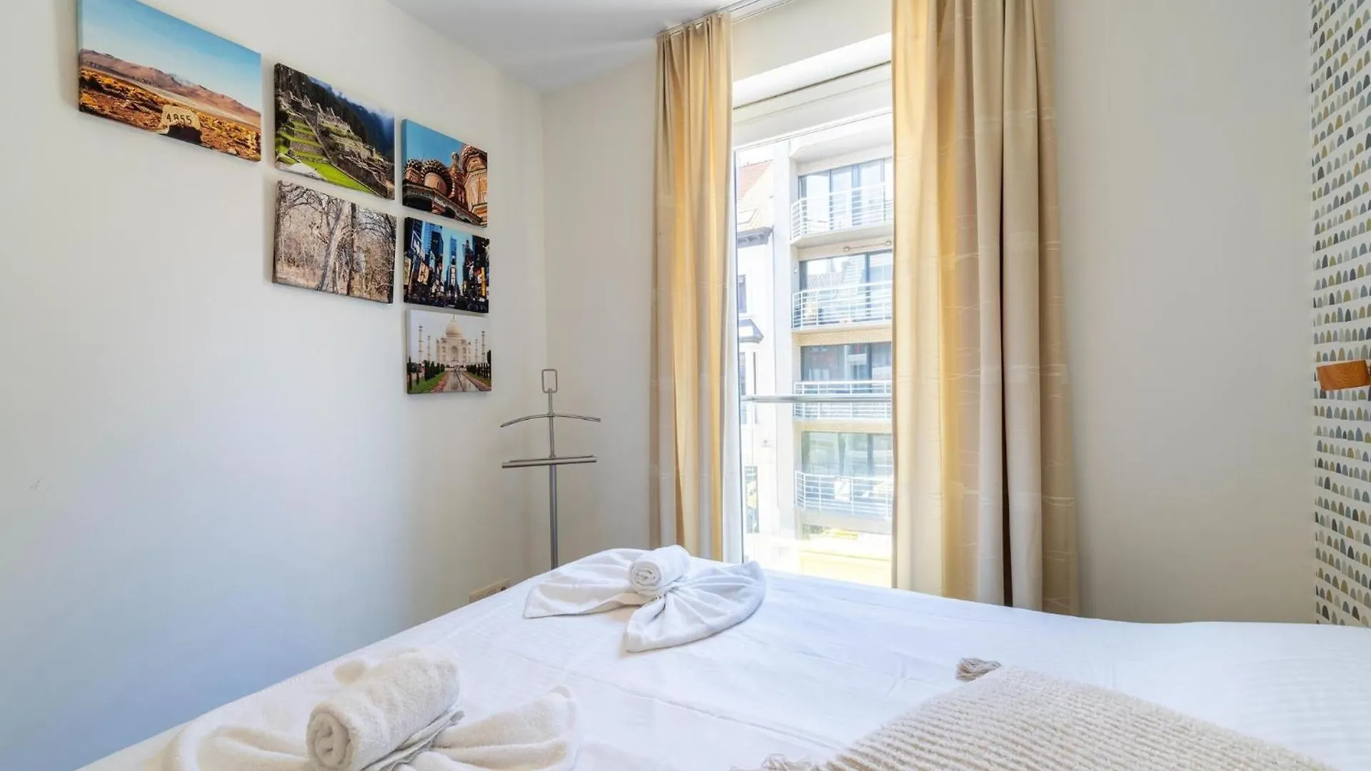 Cozy 2-Room Apartment In The Center Of Ostend, Cleaning Included Bélgica